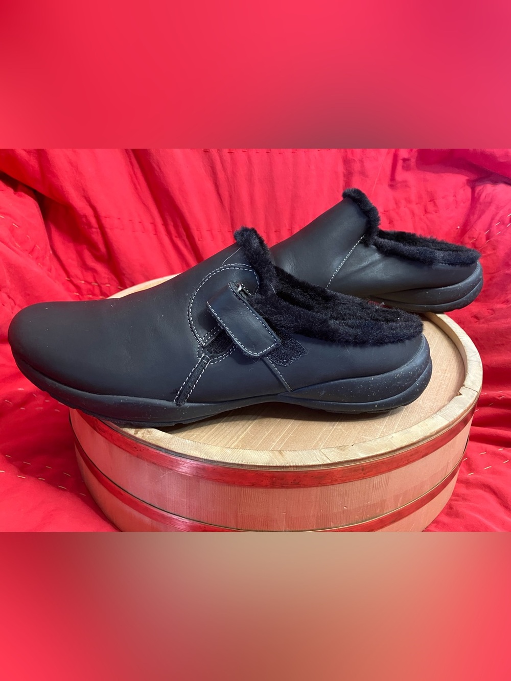 EUC Clarks Roseville Clog Slippers Slides Leather Size 10
